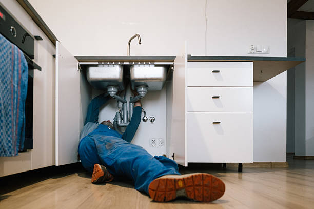 Professional Leak Detection technician working in Lane, IL